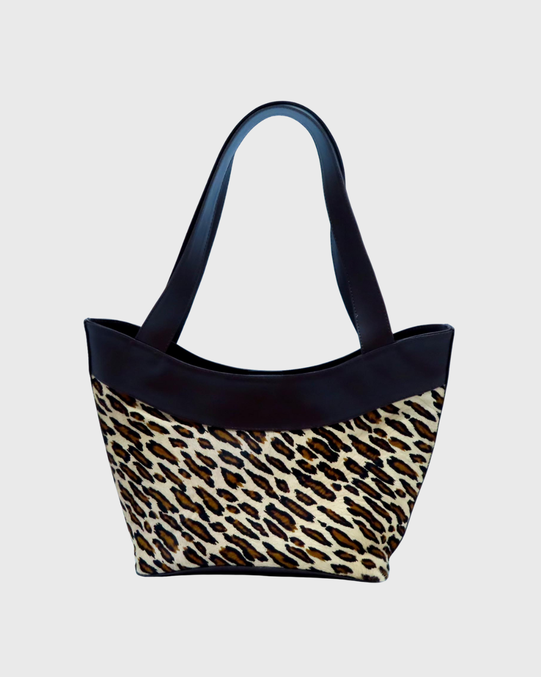 Vista trasera del bolso Jaguar, de cuero estampado en animal print
